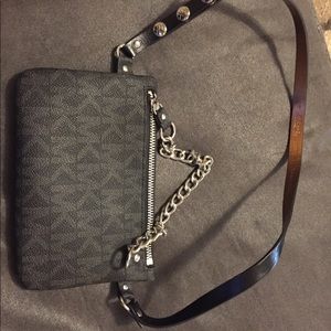 Michael Kors clutch NEW💜SOLD